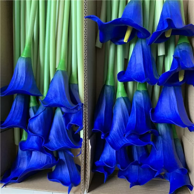 Keinotekoinen Calla Lily